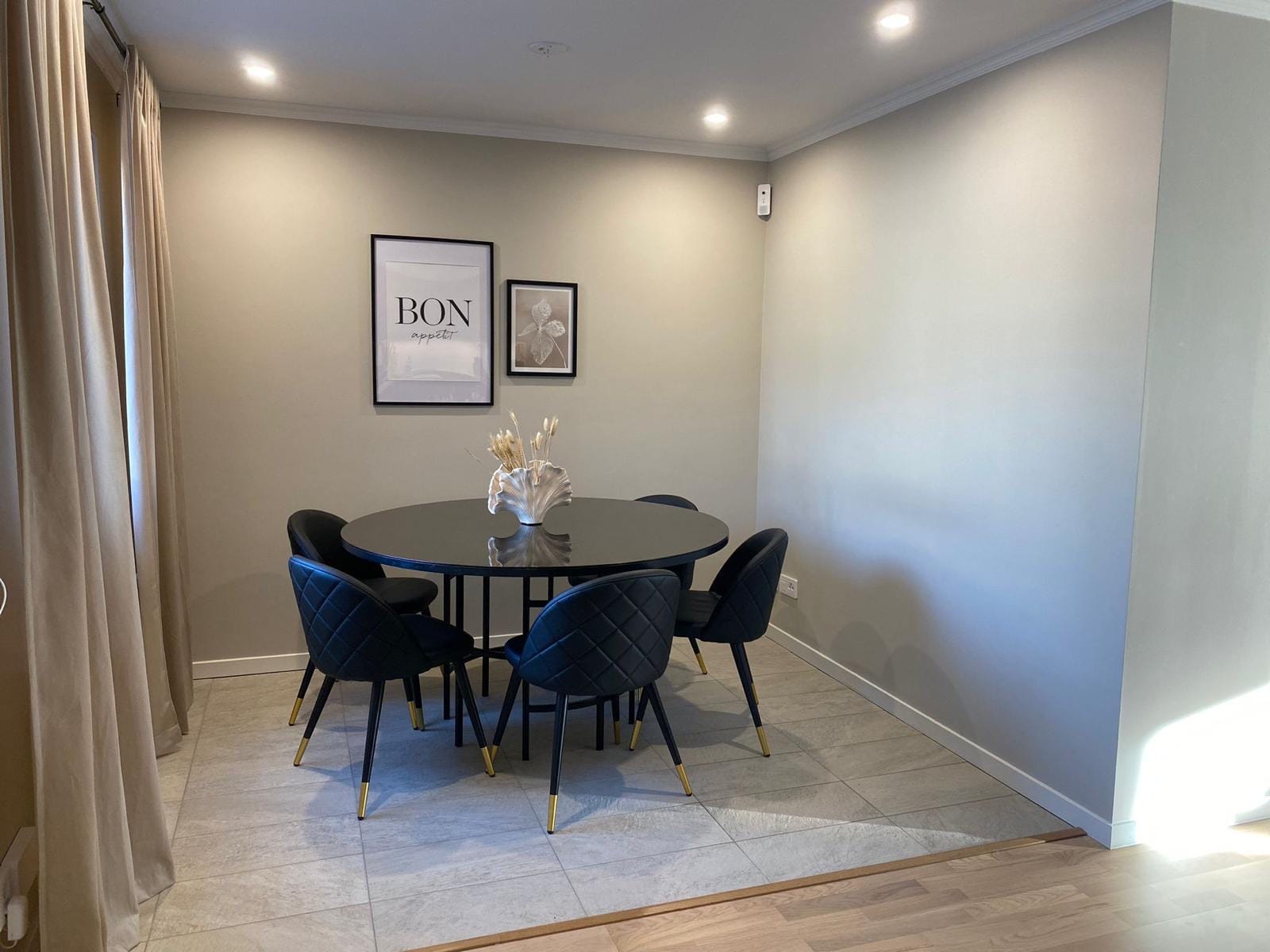 5-room house in Rönninge , Tussilagostigen  - image 1