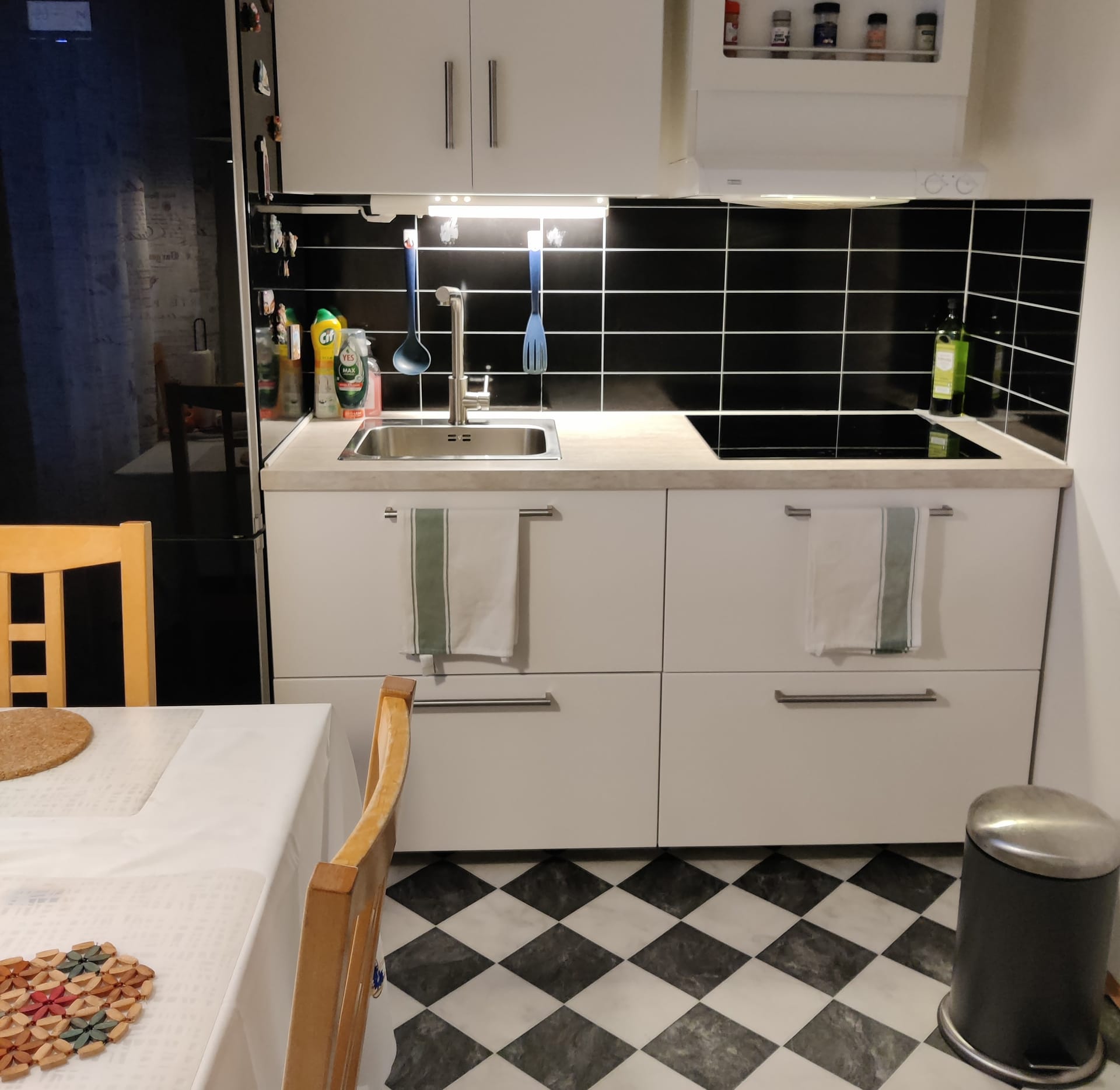 1-rumslägenhet i Trollhättan, Bergkullevägen - bild 2 1-rumslägenhet i Trollhättan, Bergkullevägen - bild 2