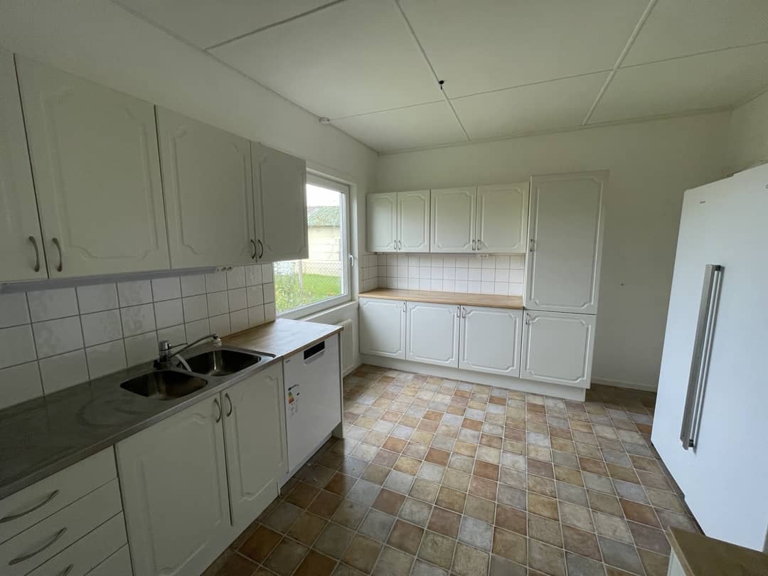 5-room house in Hässleholm, Stambanegatan - image 2