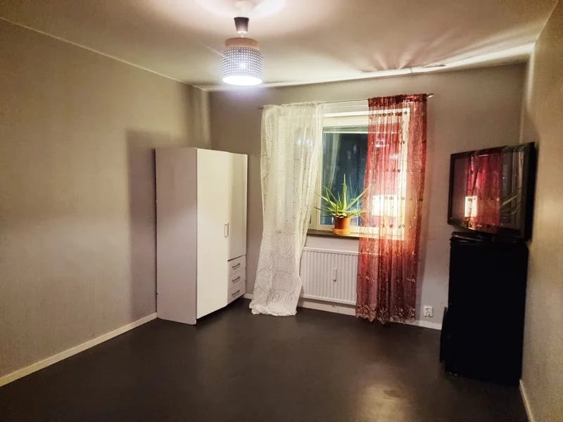 1-room apartment in Hässelby, Friherregatan - image 2