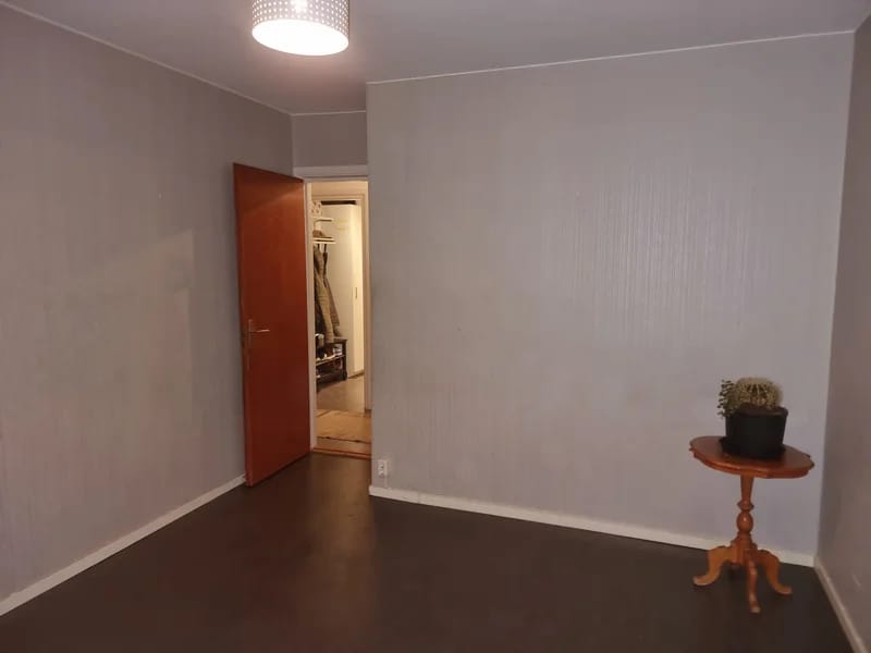 1-room apartment in Hässelby, Friherregatan - image 3