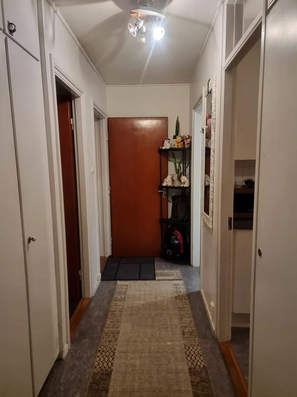 1-room apartment in Hässelby, Friherregatan - image 5